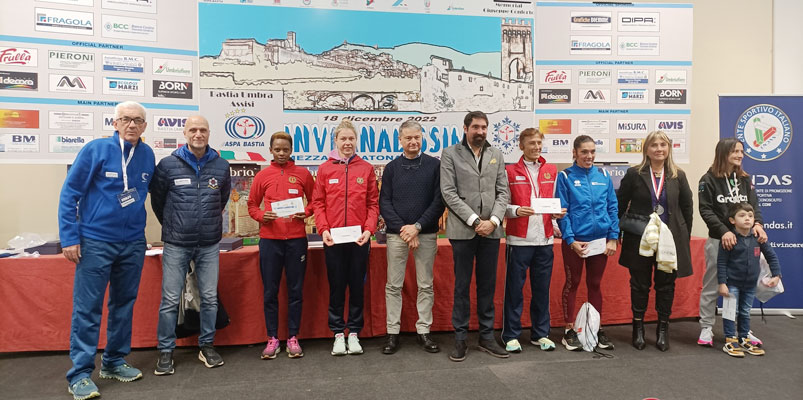 Premio speciale Memorial Giuseppe Conforto. Premiazione Invernalissima Mezza Maratona Nazionale Bastia Umbra